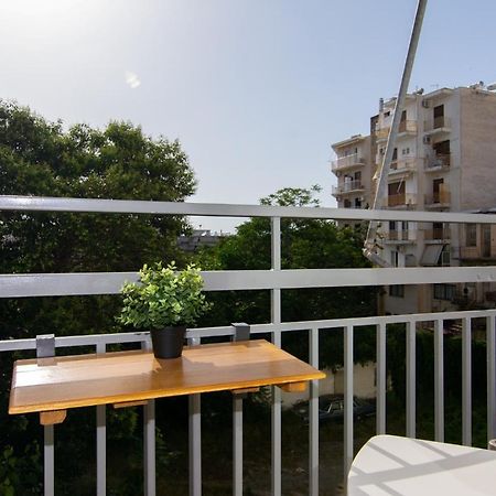 Studio 48, Cozy Apartment In Kalamata City Center Bagian luar foto